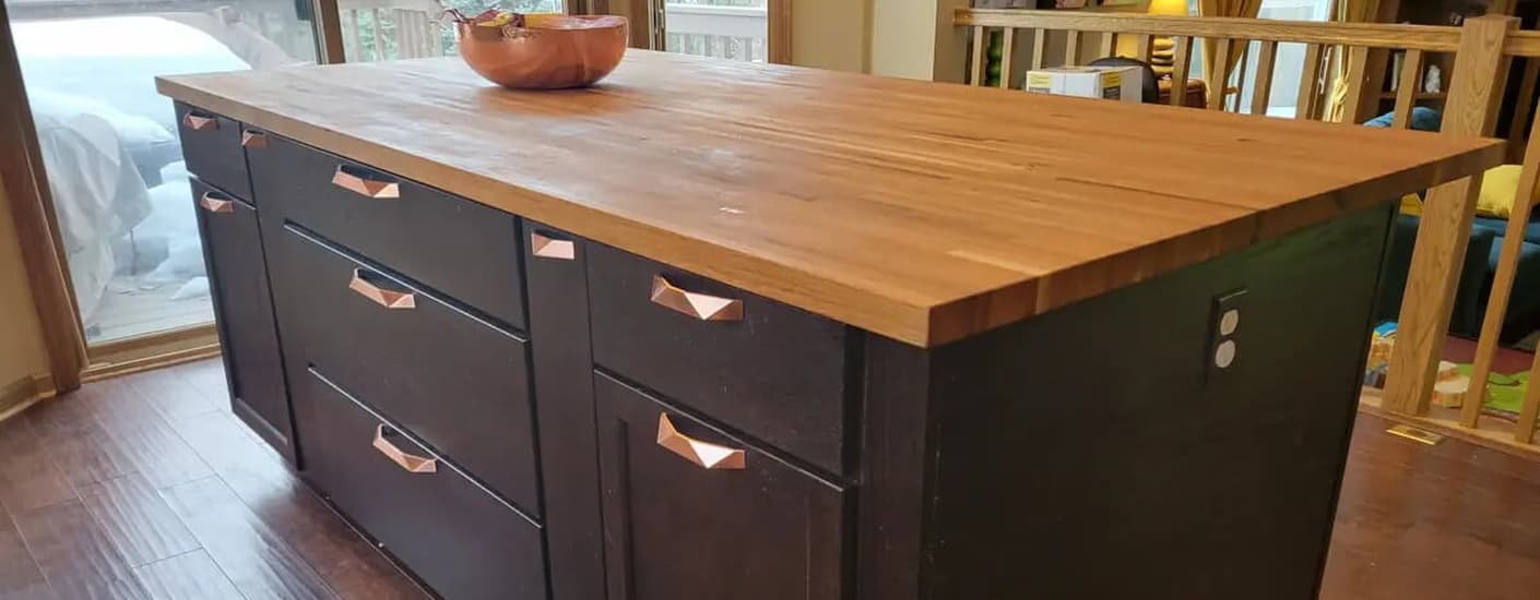 Brady Cherry Onyx kitchen cabinets