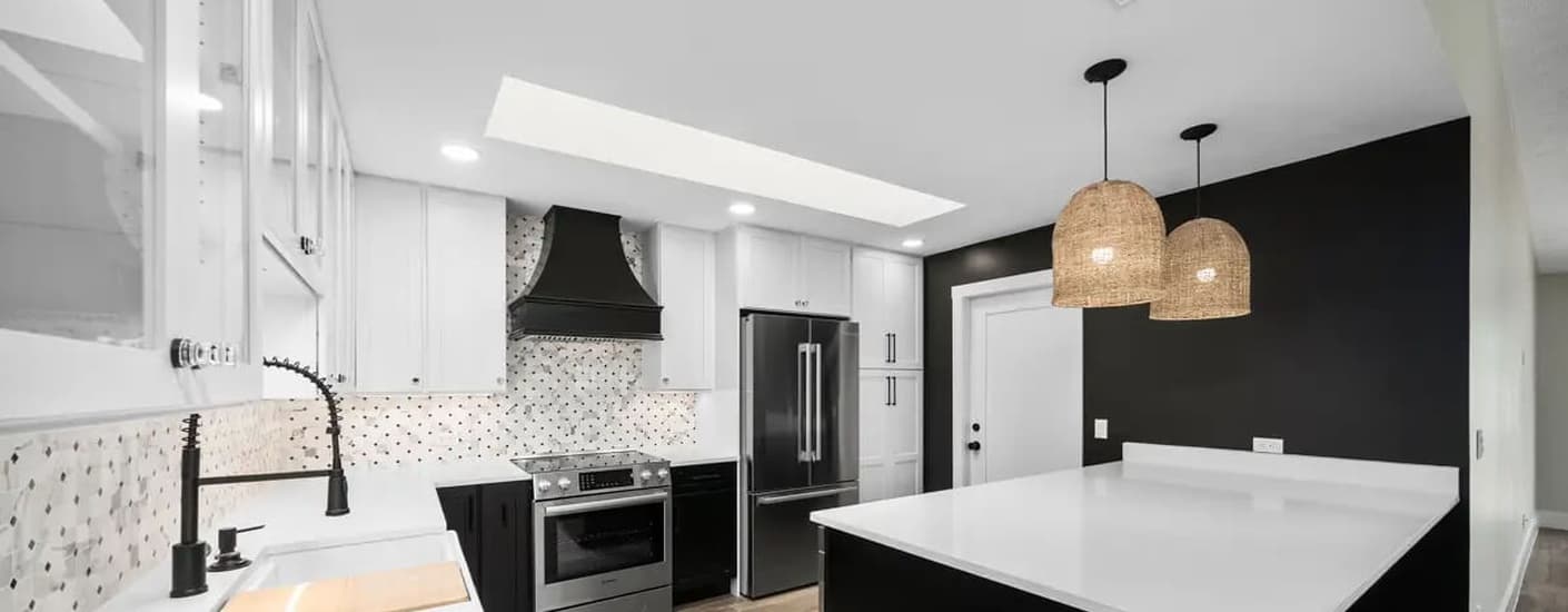 Harrison Maple Carriage Black kitchen cabinets